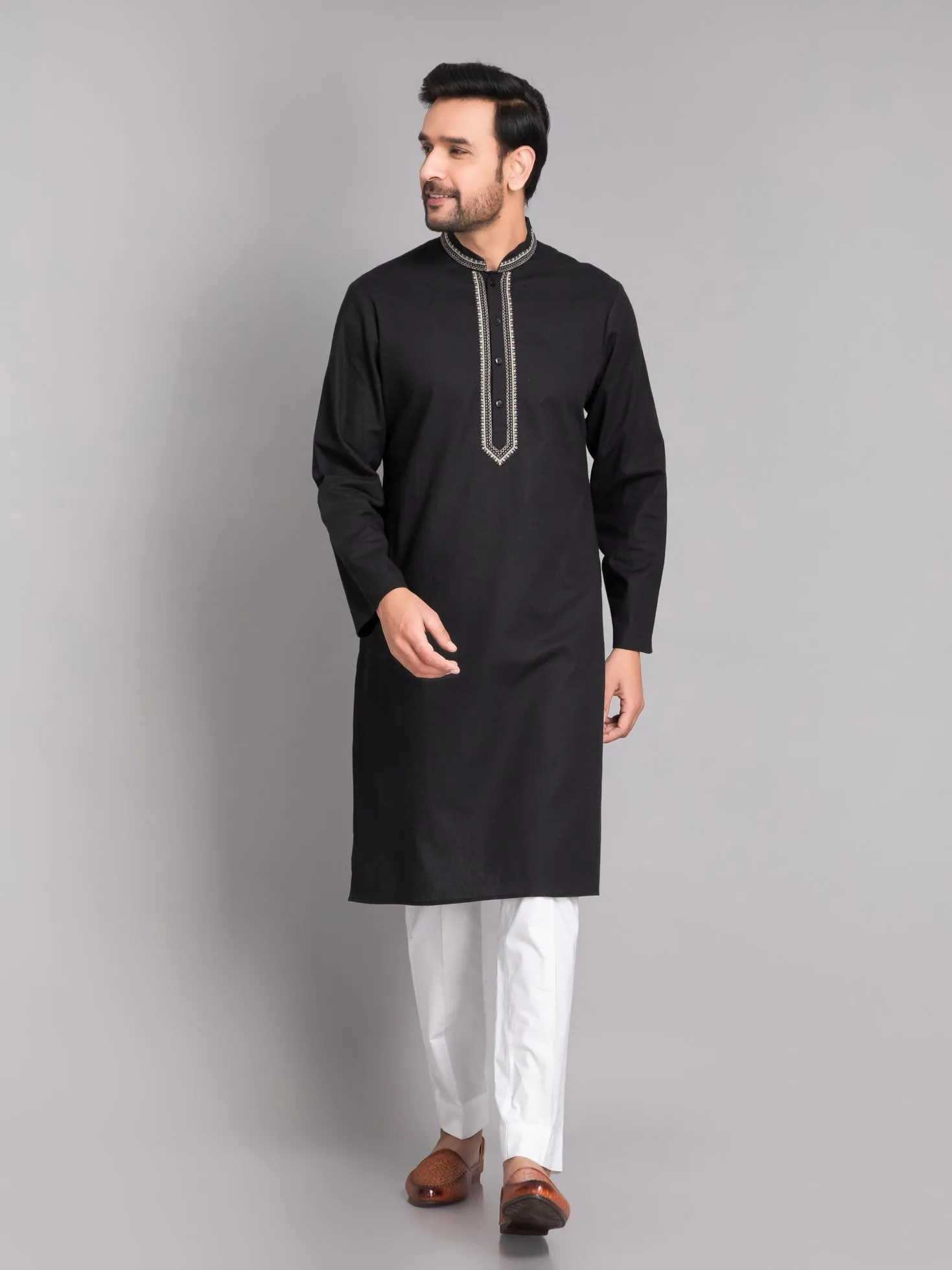 SUTI MEN'S BLACK COTTON LINEN EMBROIDERED KURTA